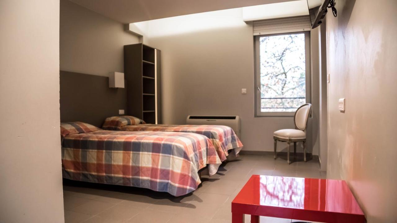 Hotel Du Canal Castelnaudary Room photo