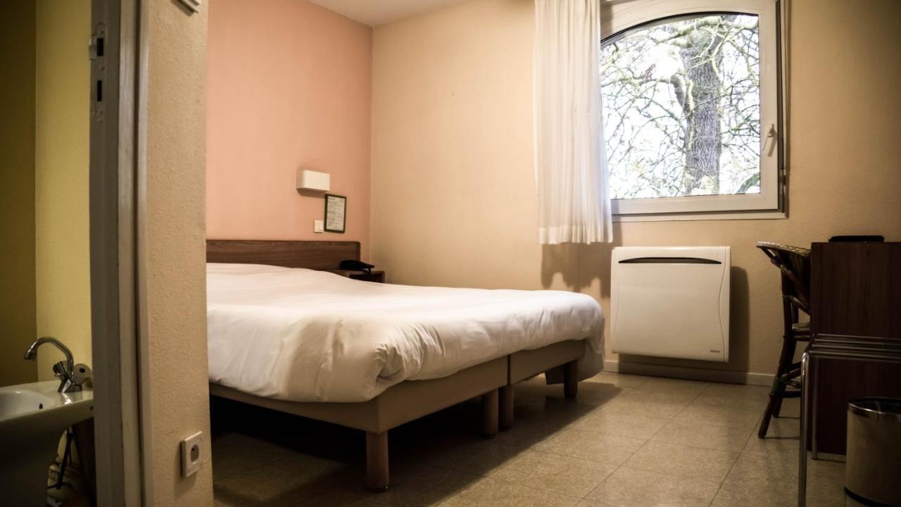 Hotel Du Canal Castelnaudary Room photo
